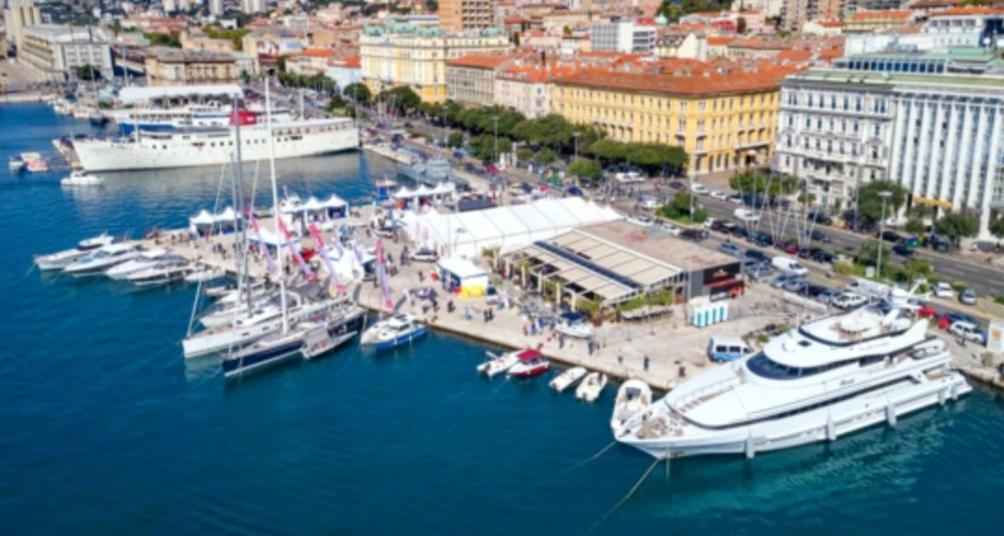 Rijeka Apartment With Free Parking And Large Balcony Luaran gambar